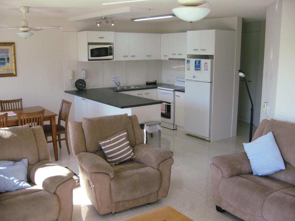 Cheltenham Apartments Caloundra Exterior photo