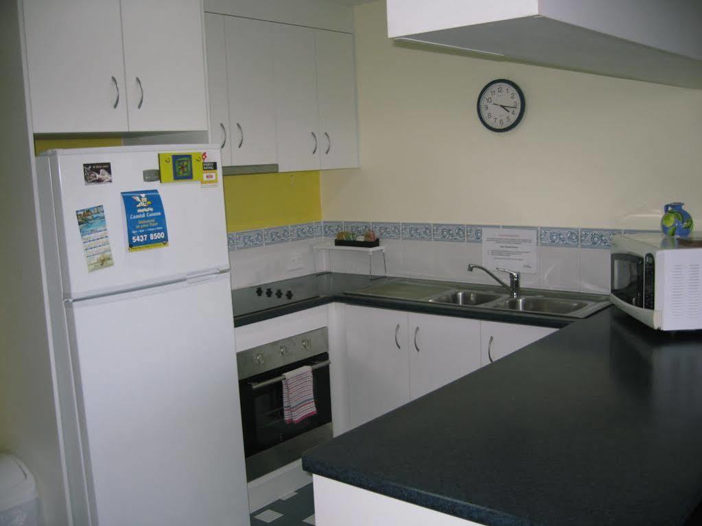 Cheltenham Apartments Caloundra Exterior photo
