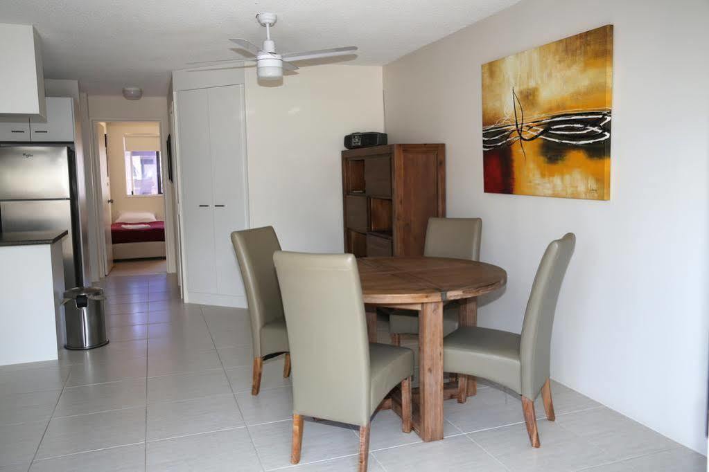 Cheltenham Apartments Caloundra Exterior photo